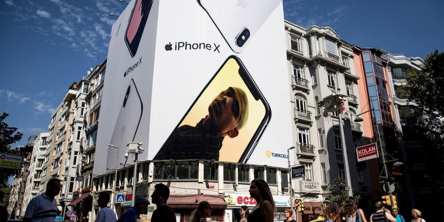 Skating to Where the Puck Will Be – Apple and Advertising