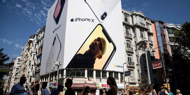 Skating to Where the Puck Will Be – Apple and Advertising