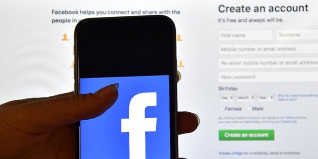 Why You Should Own Facebook and Not Snapchat