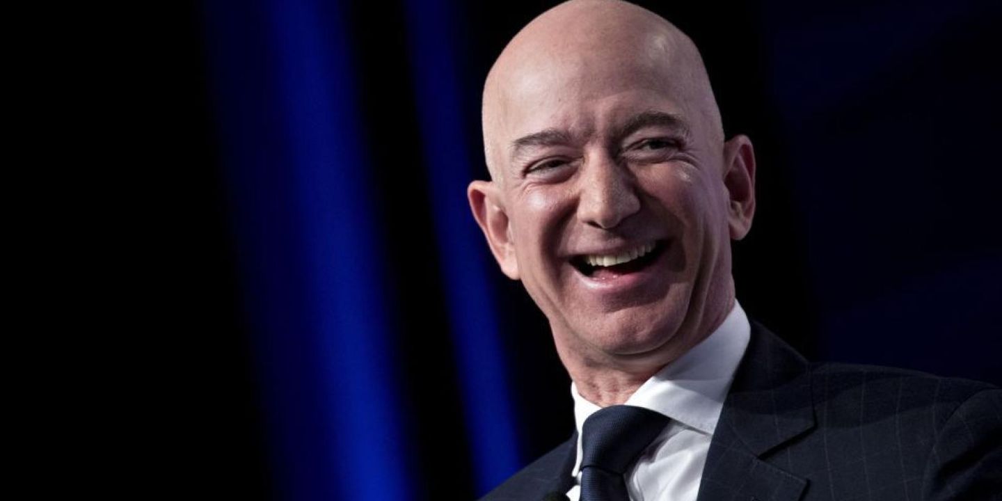Leadership Matters – Ballmer Vs. Bezos