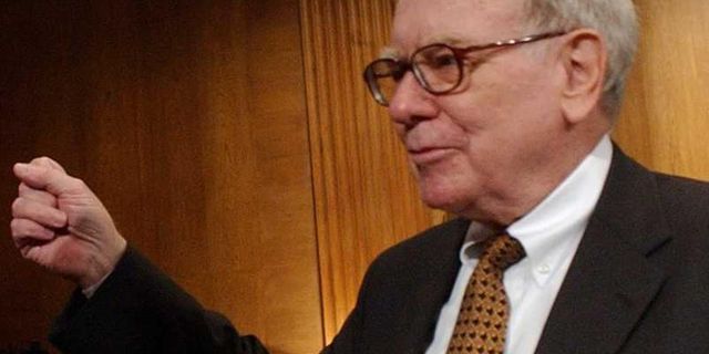 Why You Can’t Invest Like Warren Buffett – and Shouldn’t Try