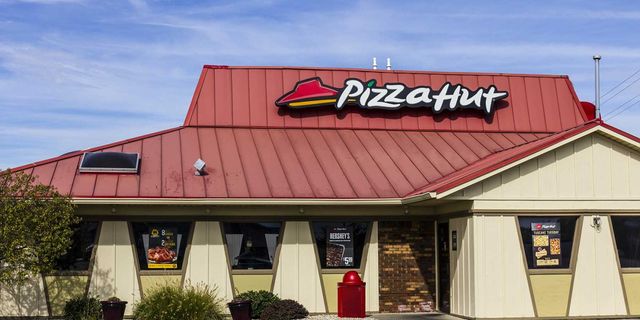 Pizza Hut – How Lock-in Causes Growth Stalls, Irrelevancy and Bad Results