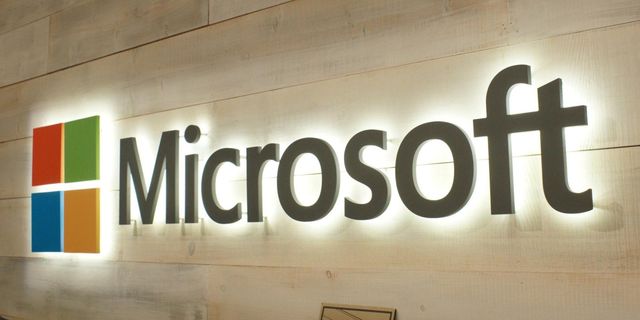Microsoft – missing trends, ignoring disruptive mobile innovations caused stagnation
