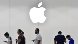 Why Apple Investors Are Deservedly Worried